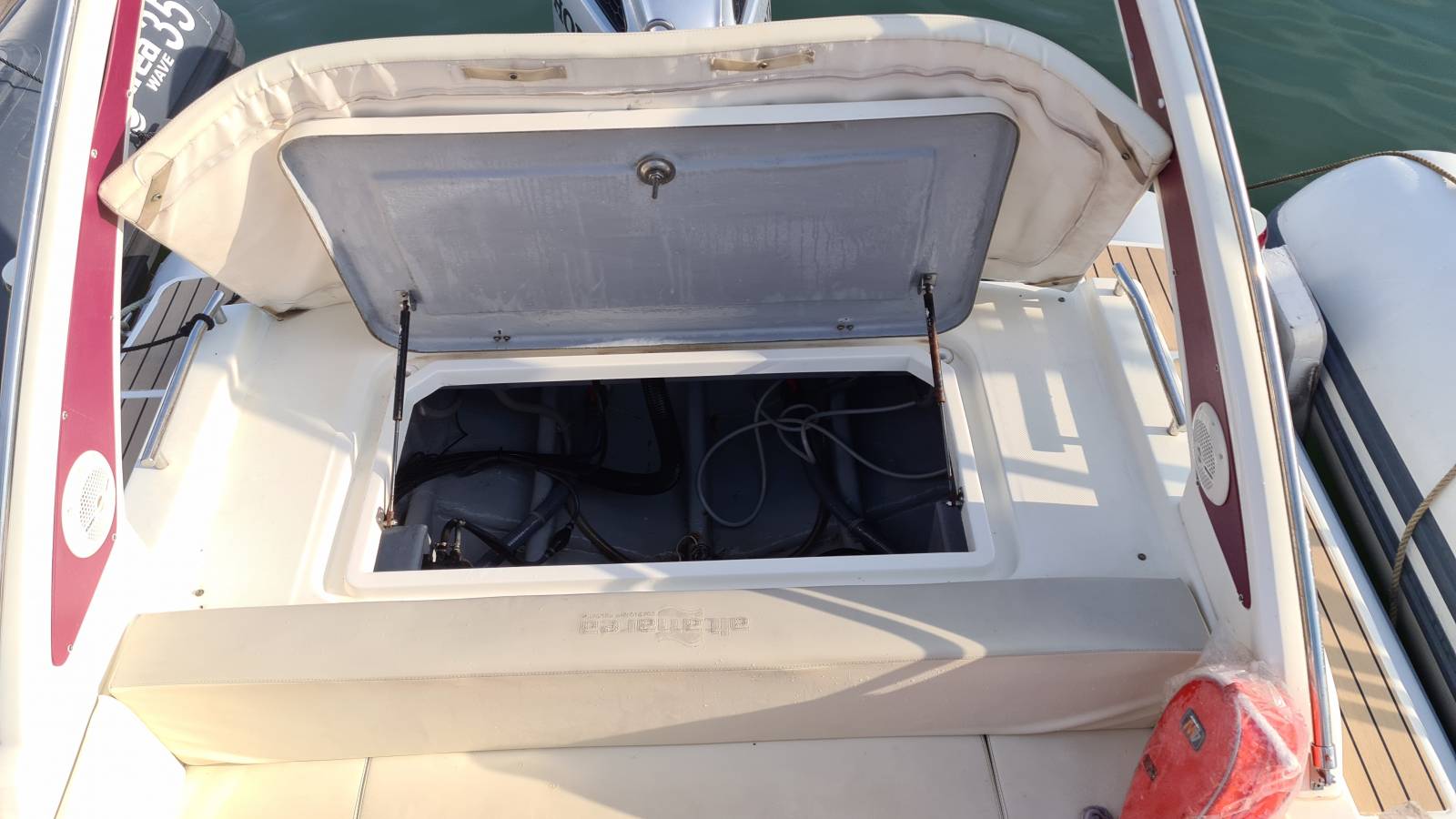 A vendre semi-rigide à moteur Wave 27 région Paca à Bandol