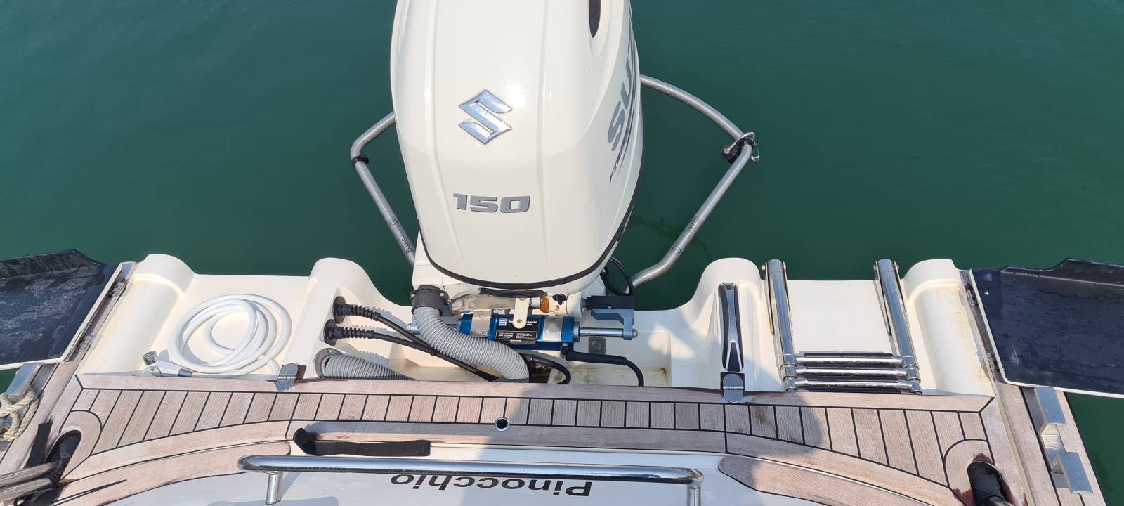 Occasion coque rigide à moteur  Libra Open 650 Clear Marine à vendre à Bandol