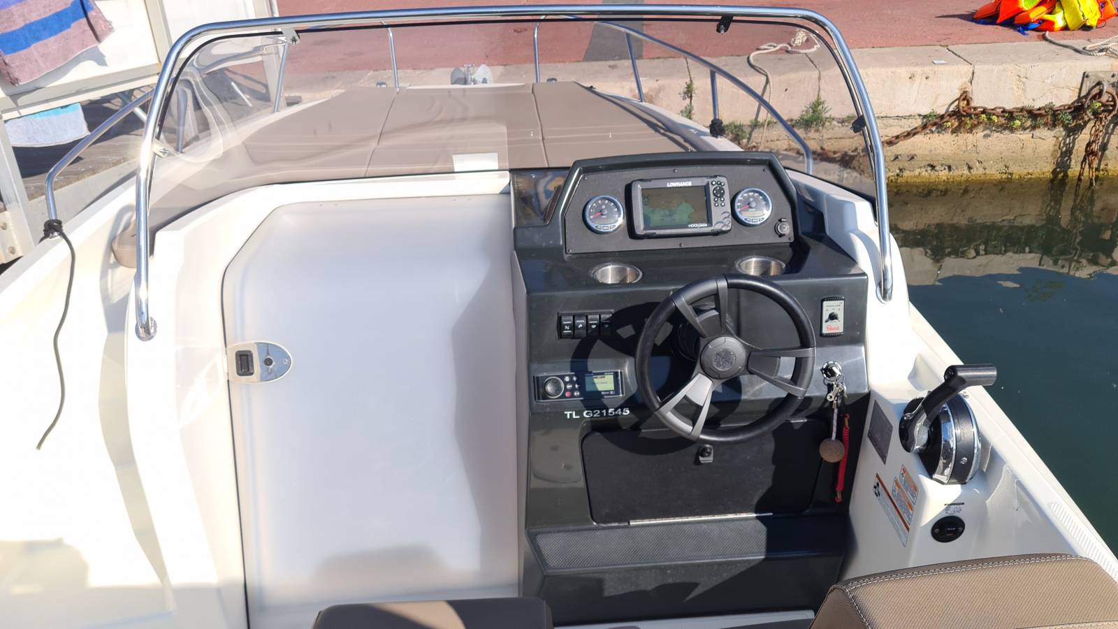 Acheter un bateau à moteur d'occasion dans le Var