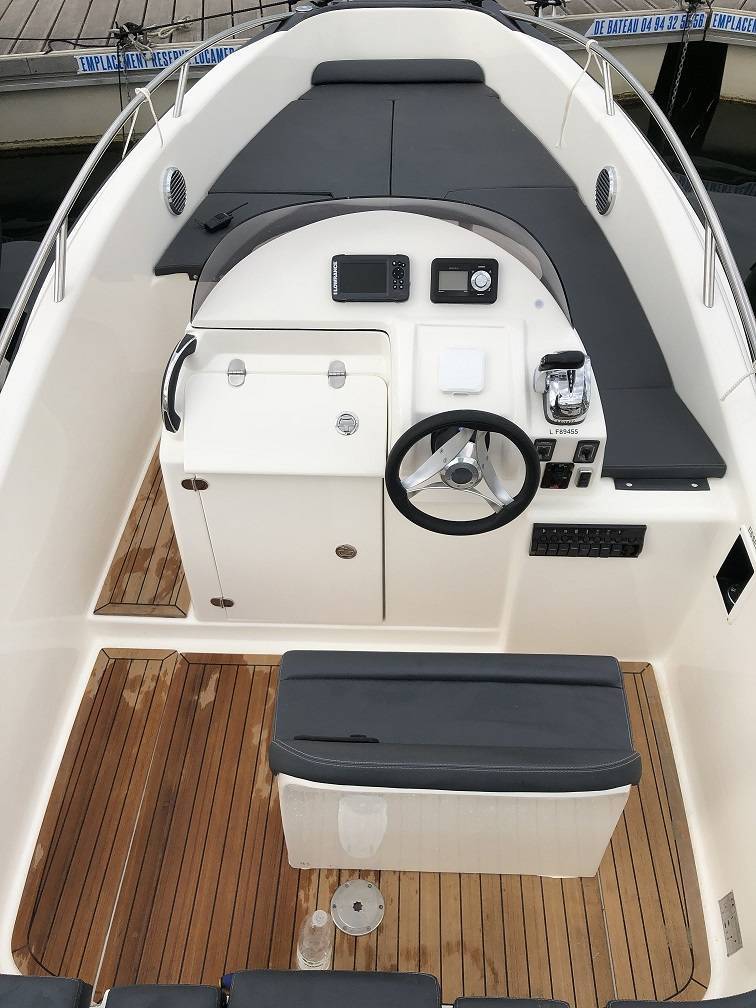 Bateau à coque dure en vente à Bandol