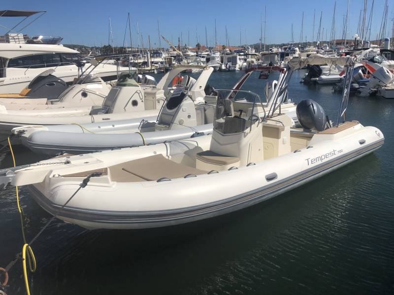 Vente bateau à lmoteur d'occasion à Bandol